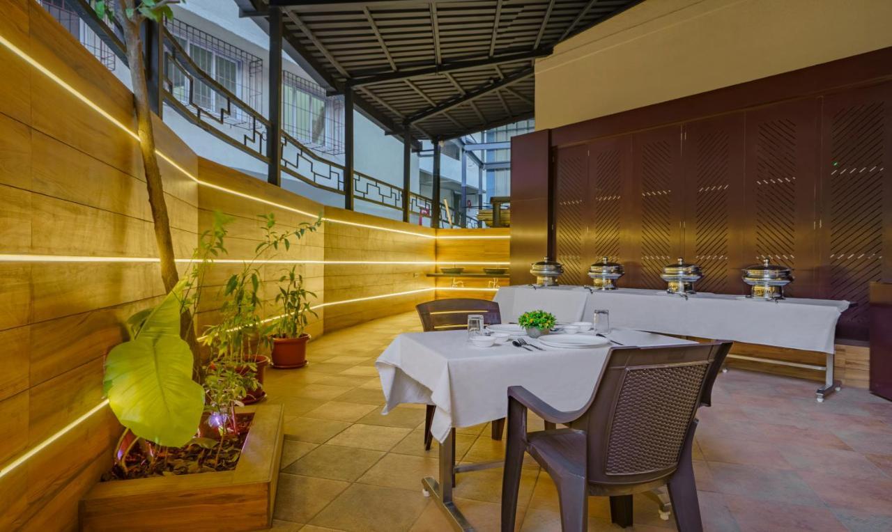 Treebo Premium Savera Inn Mumbai Exteriör bild