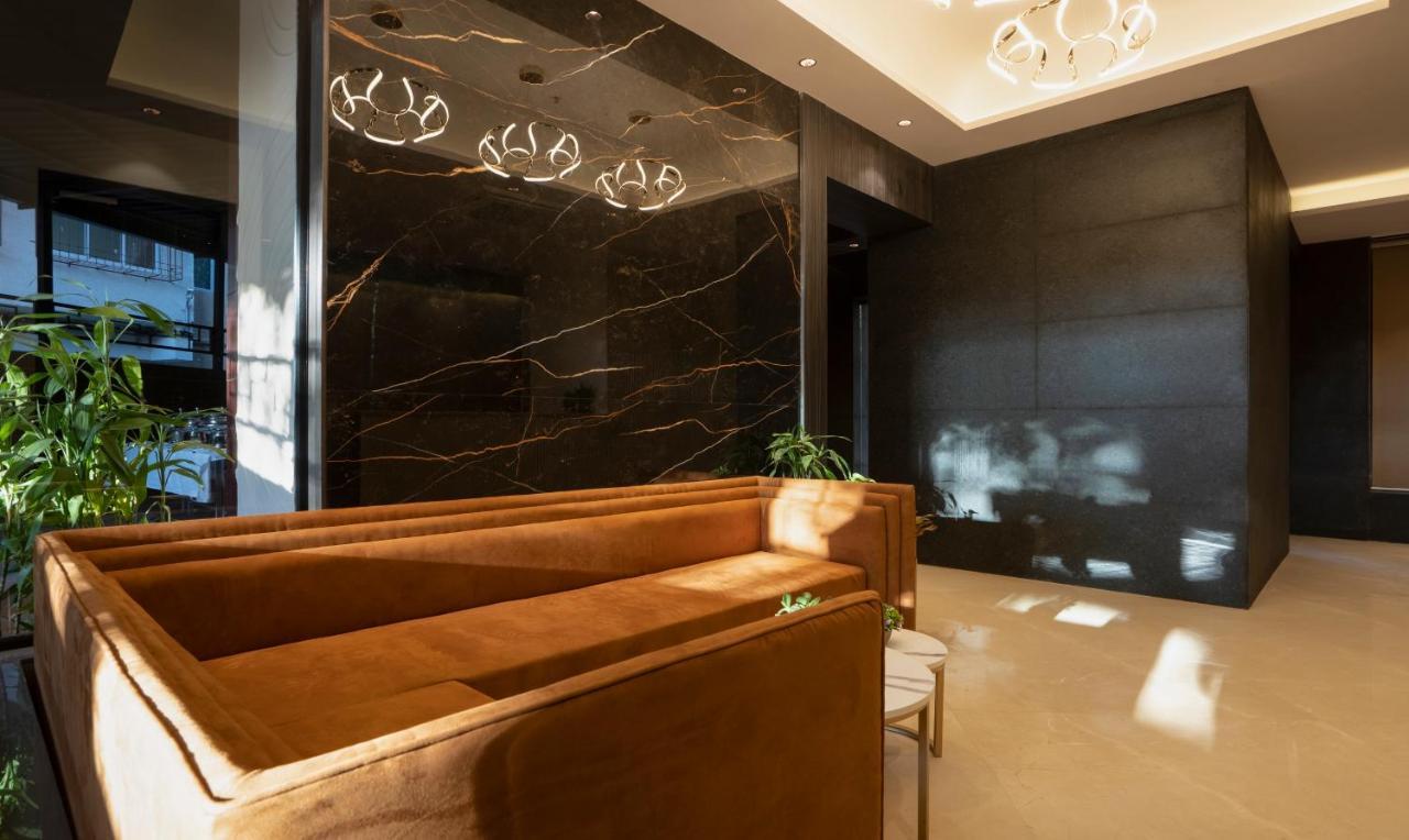 Treebo Premium Savera Inn Mumbai Exteriör bild