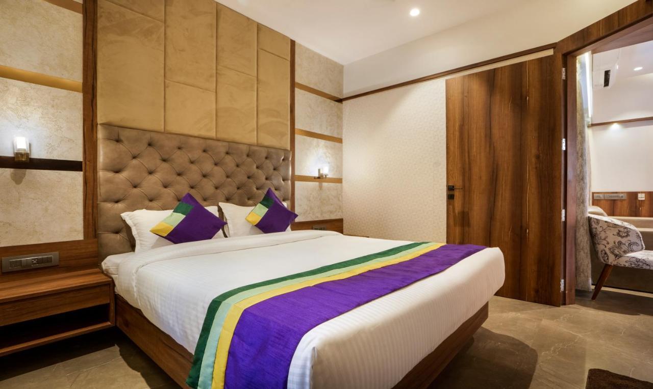 Treebo Premium Savera Inn Mumbai Exteriör bild