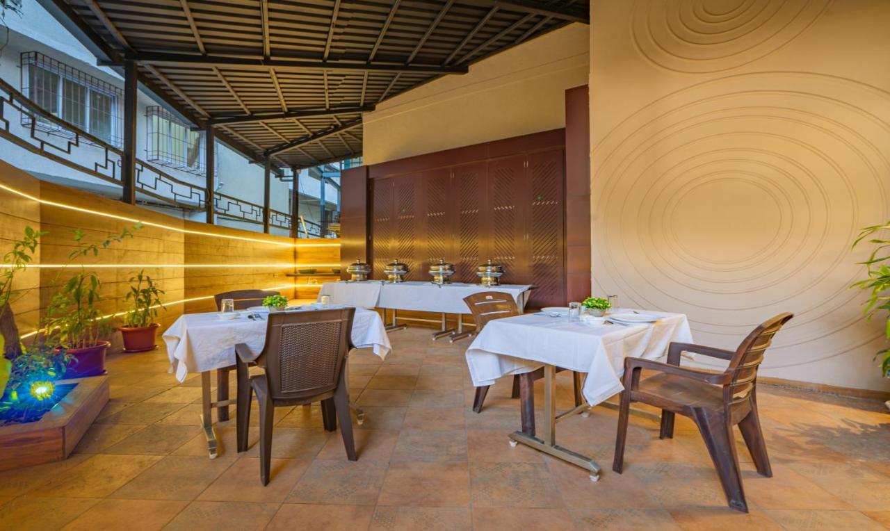 Treebo Premium Savera Inn Mumbai Exteriör bild